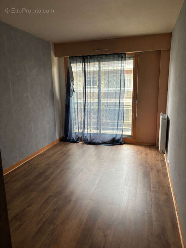 Appartement à LES PAVILLONS-SOUS-BOIS