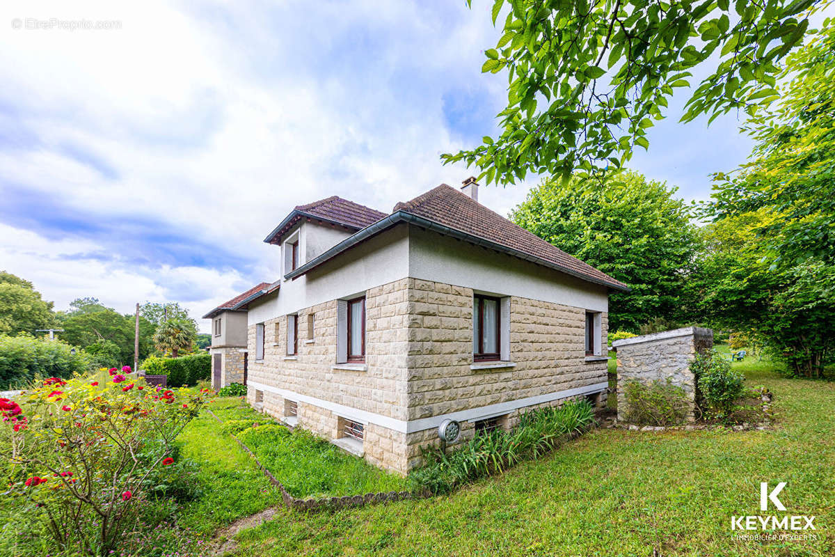 Maison à CONDECOURT