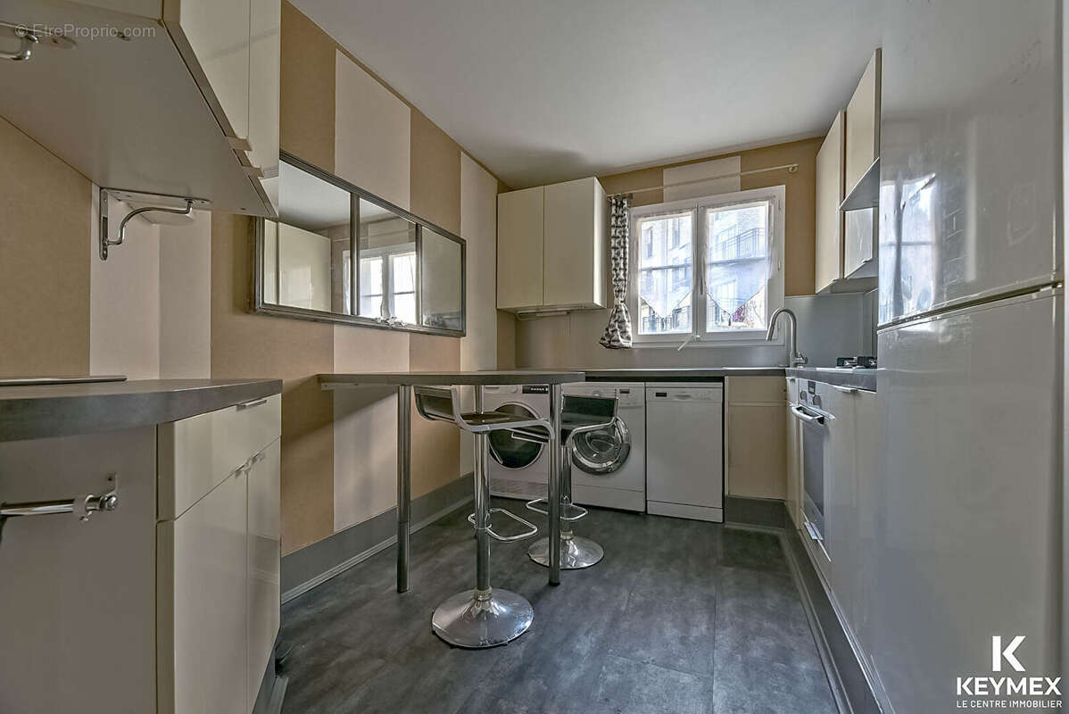 Appartement à VILLENEUVE-LA-GARENNE