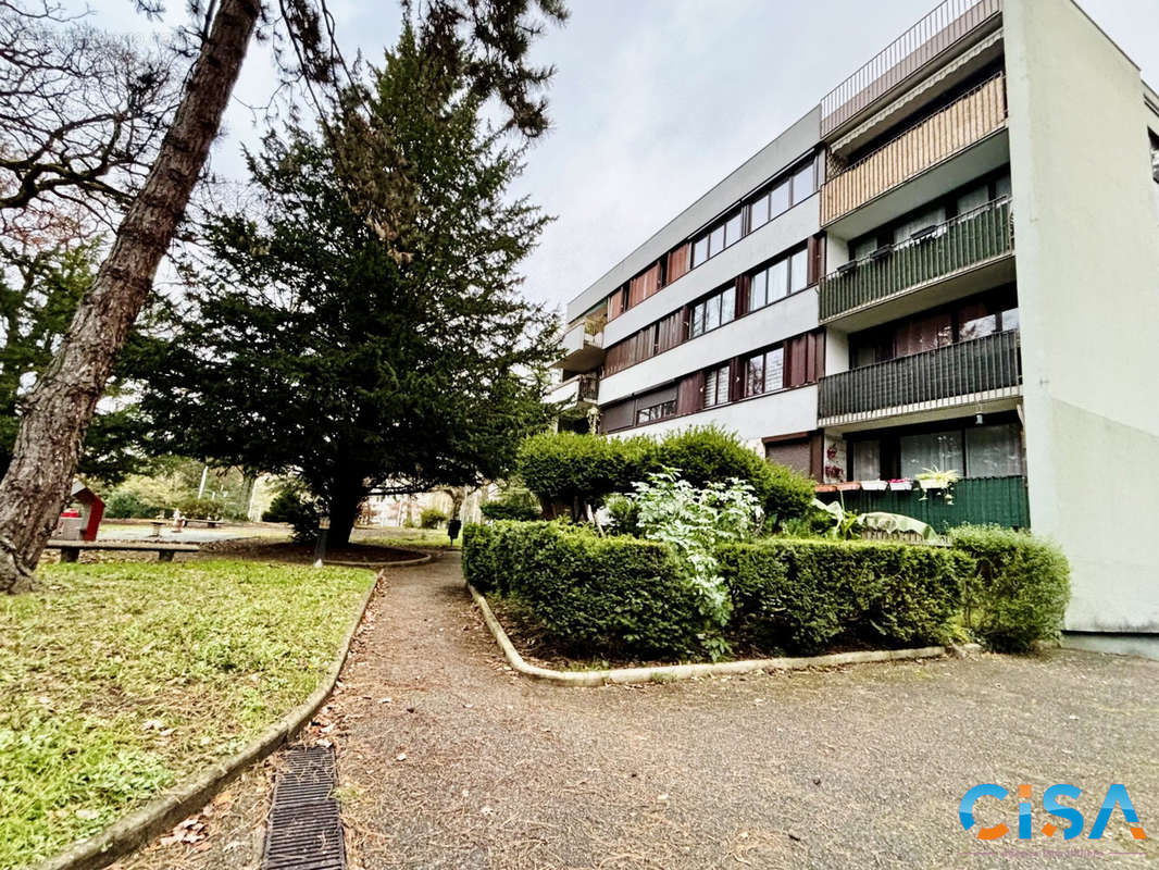 Appartement à MERY-SUR-OISE