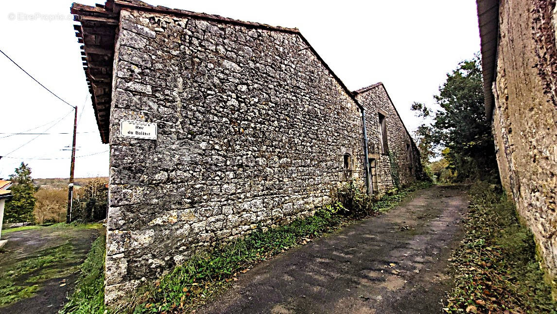 Maison à CHAZELLES