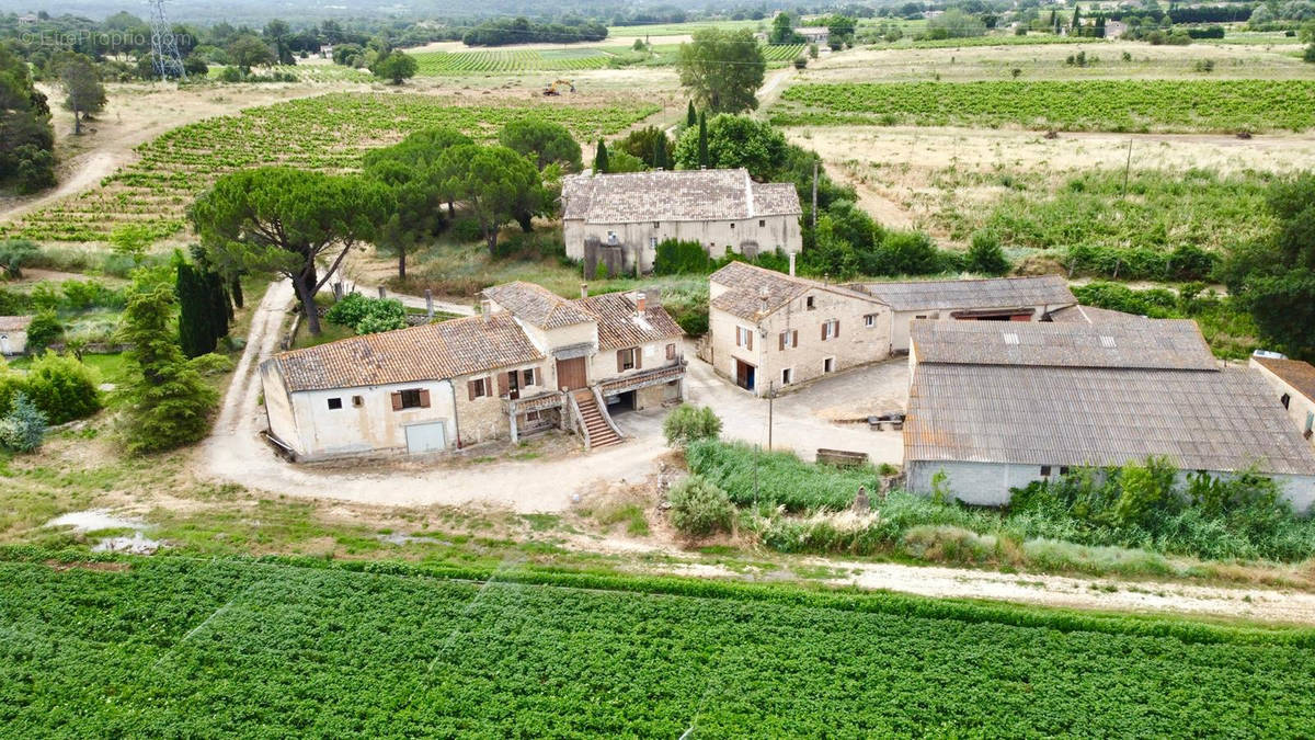 Maison à MENERBES