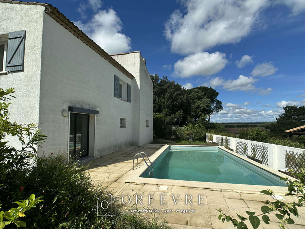 Maison à CASTRIES