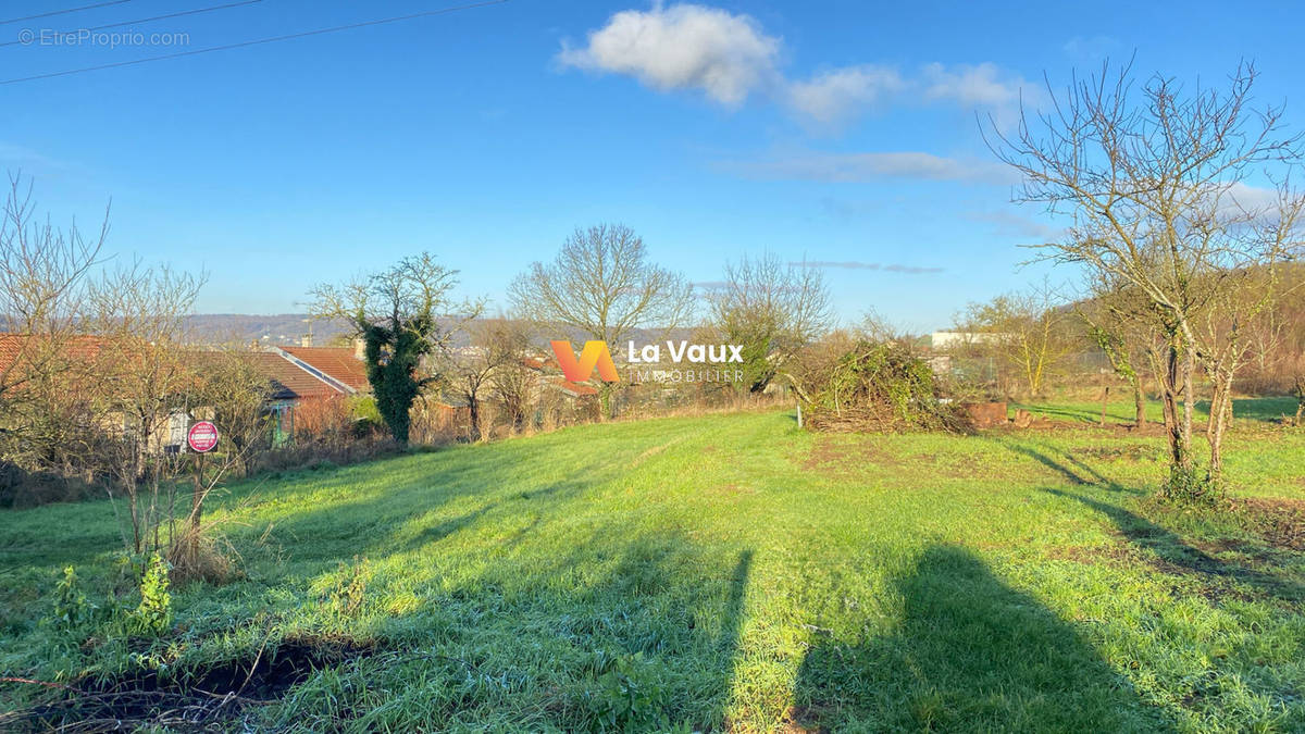 Terrain à BOUXIERES-AUX-DAMES