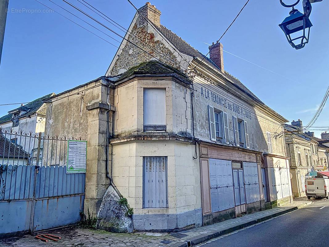 Appartement à NEAUPHLE-LE-CHATEAU