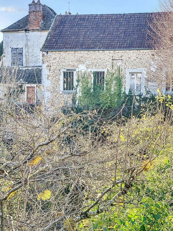 Appartement à NEAUPHLE-LE-CHATEAU