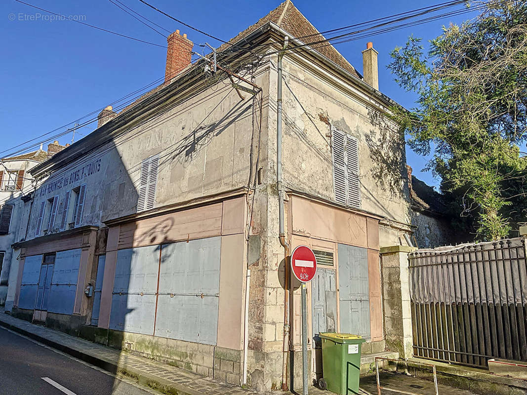 Appartement à NEAUPHLE-LE-CHATEAU