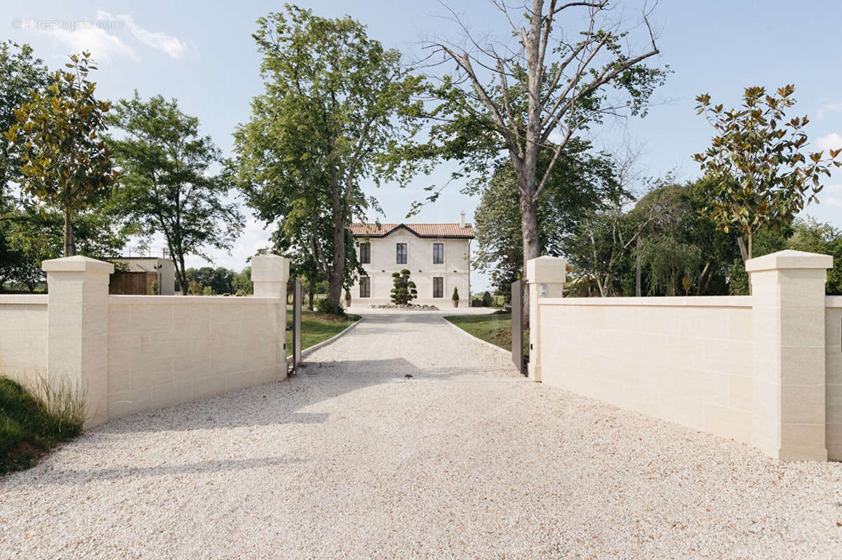 Maison à FRONSAC