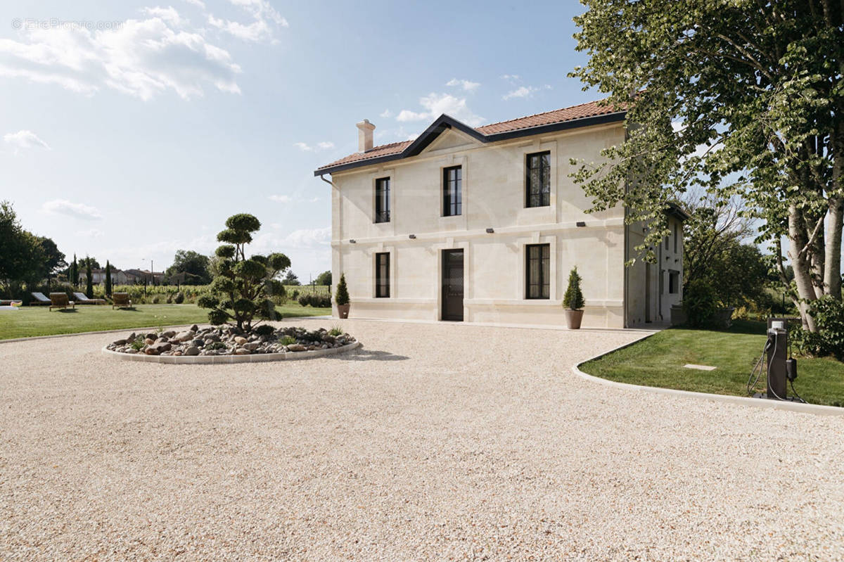 Maison à FRONSAC