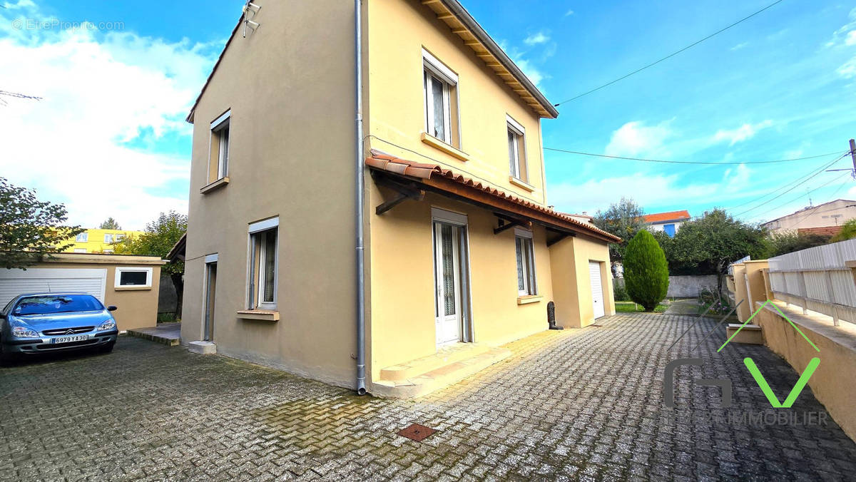 Maison à NIMES