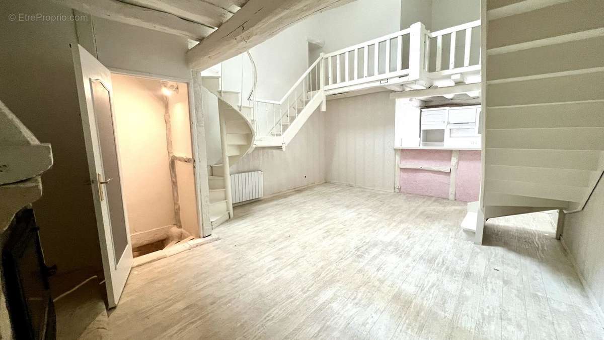 Appartement à MEZY-SUR-SEINE