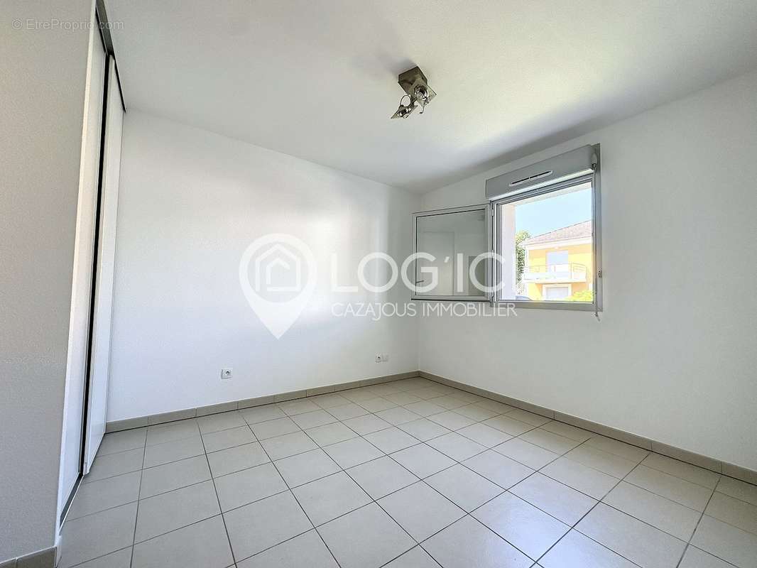 Appartement à NAY