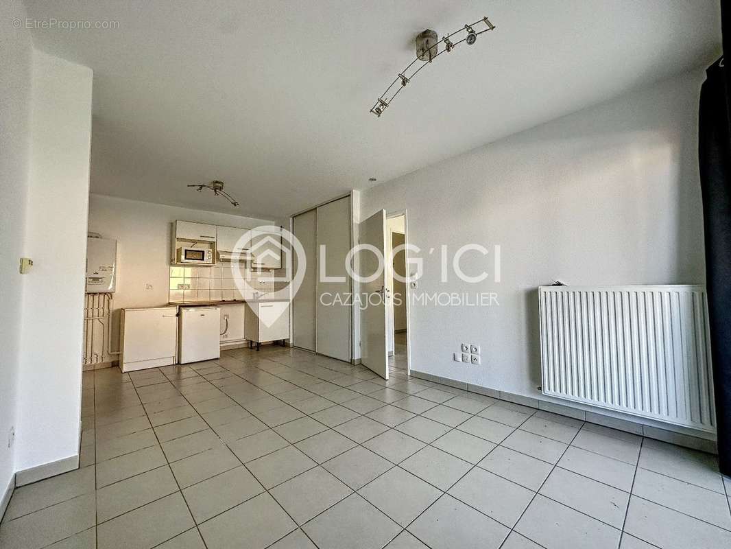 Appartement à NAY