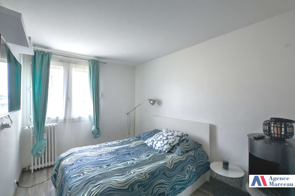 Appartement à COURBEVOIE