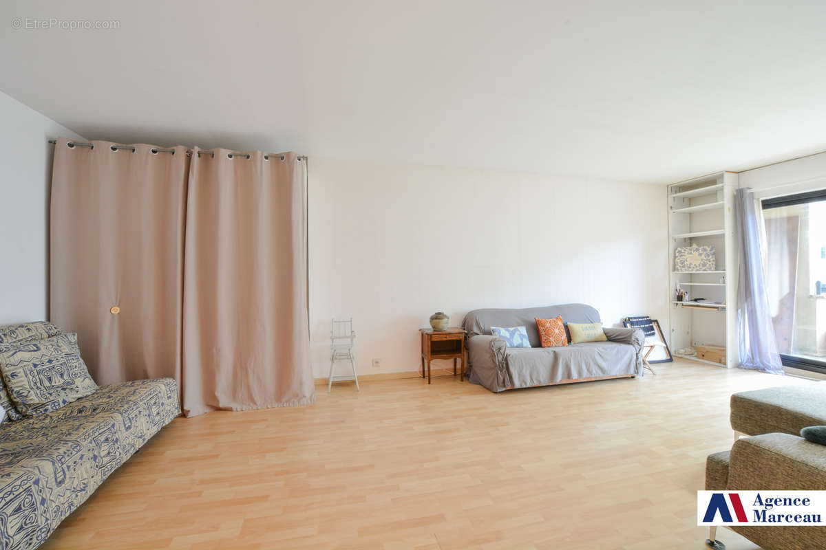 Appartement à COURBEVOIE