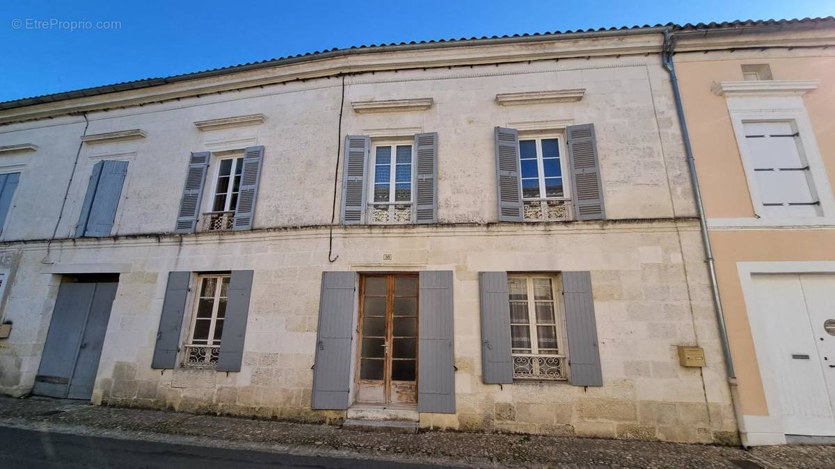 Maison à VILLAMBLARD