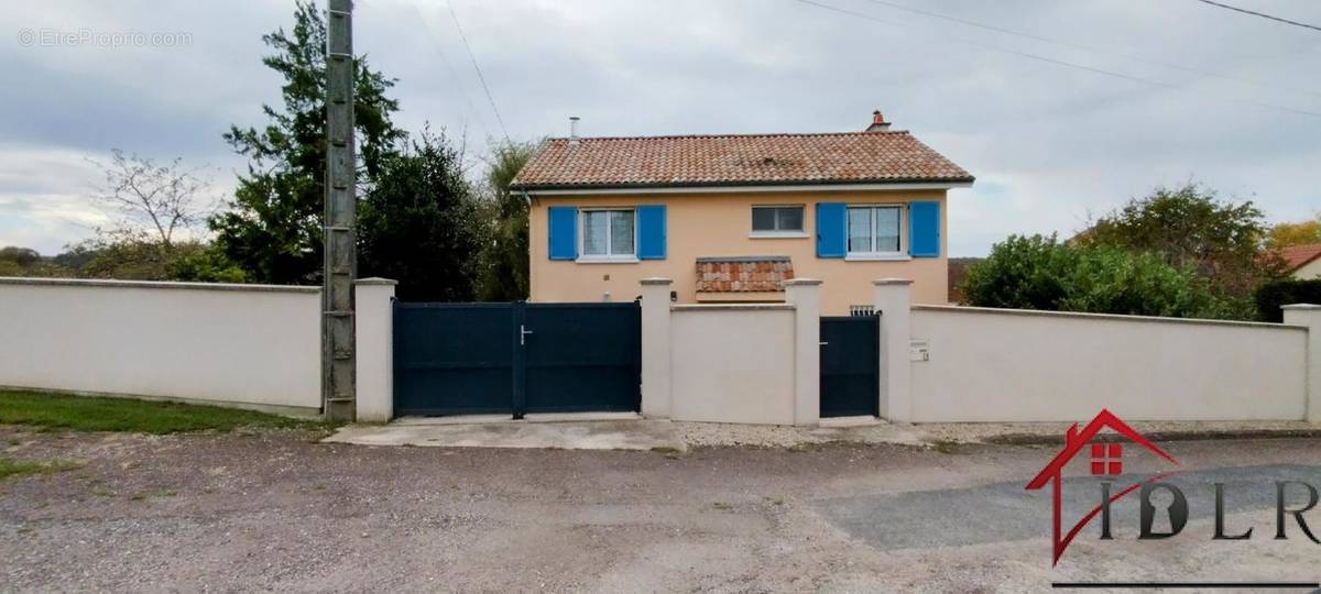 Maison à AUTREVILLE-SUR-LA-RENNE