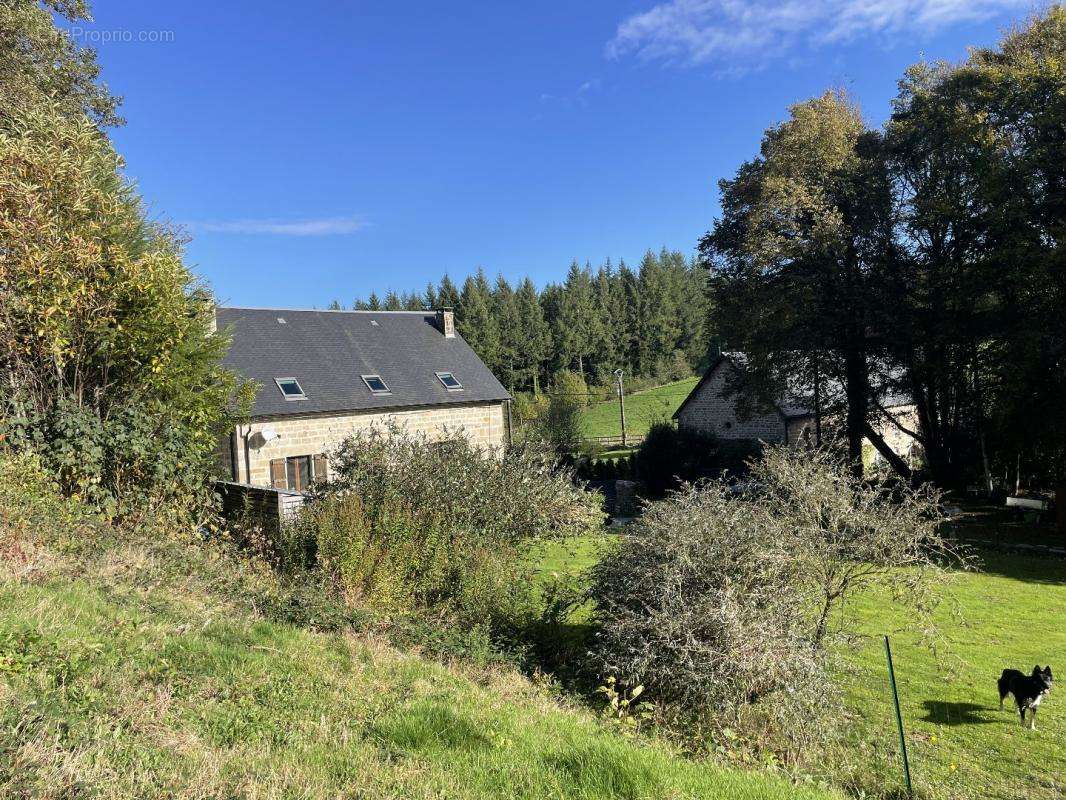 Maison à SAINT-HILAIRE-LES-COURBES