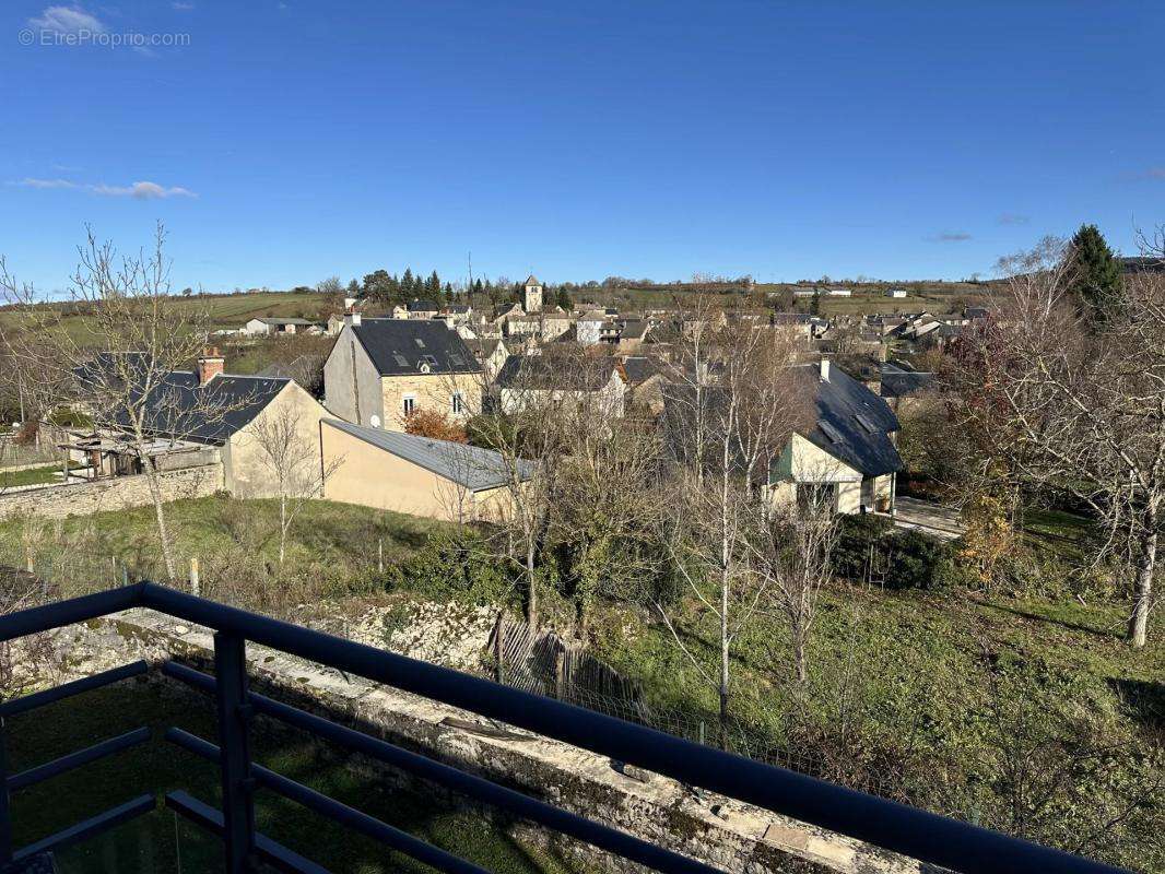 Maison à AGEN-D&#039;AVEYRON