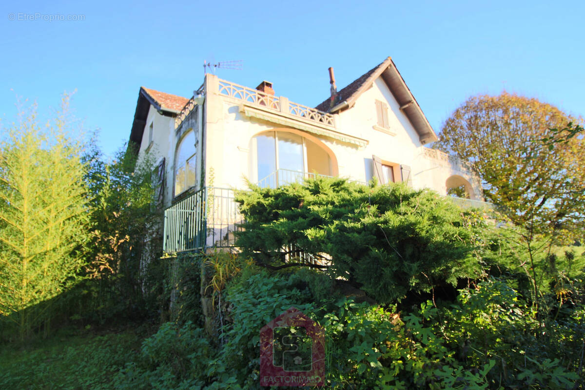 Maison à PUY-L&#039;EVEQUE