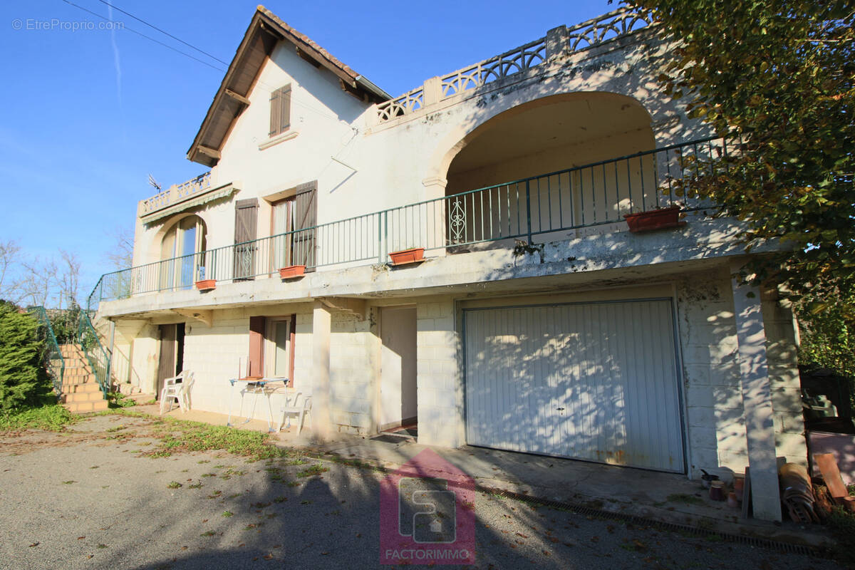 Maison à PUY-L&#039;EVEQUE