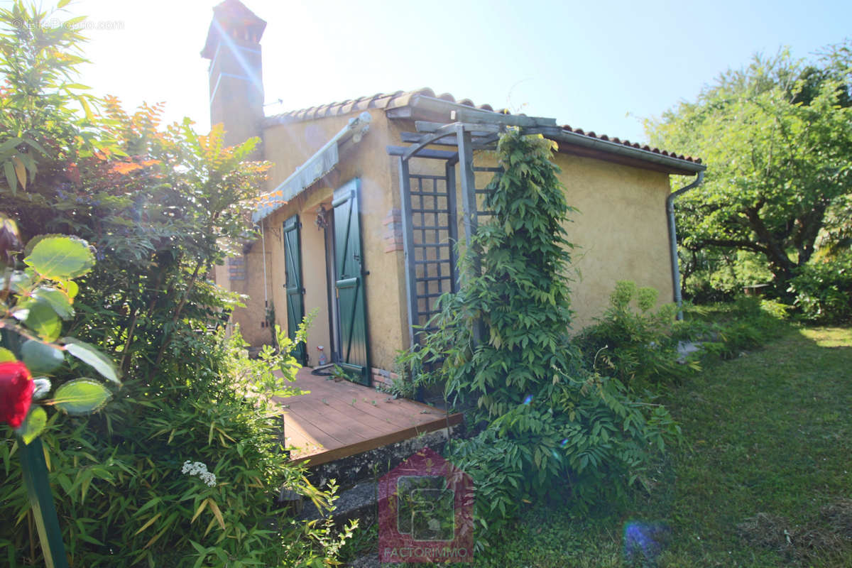 Maison à PUY-L&#039;EVEQUE