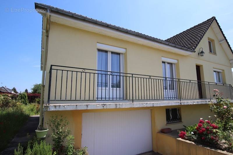 Maison à SAINT-JEAN-DE-LA-RUELLE