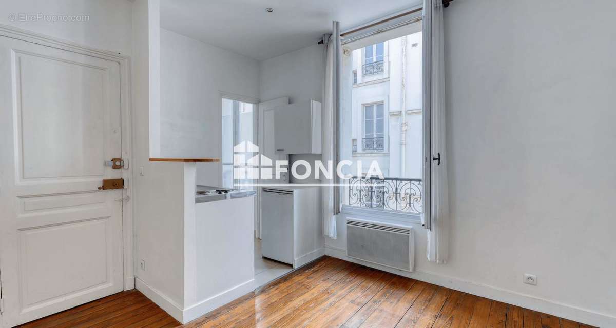 Appartement à PARIS-14E