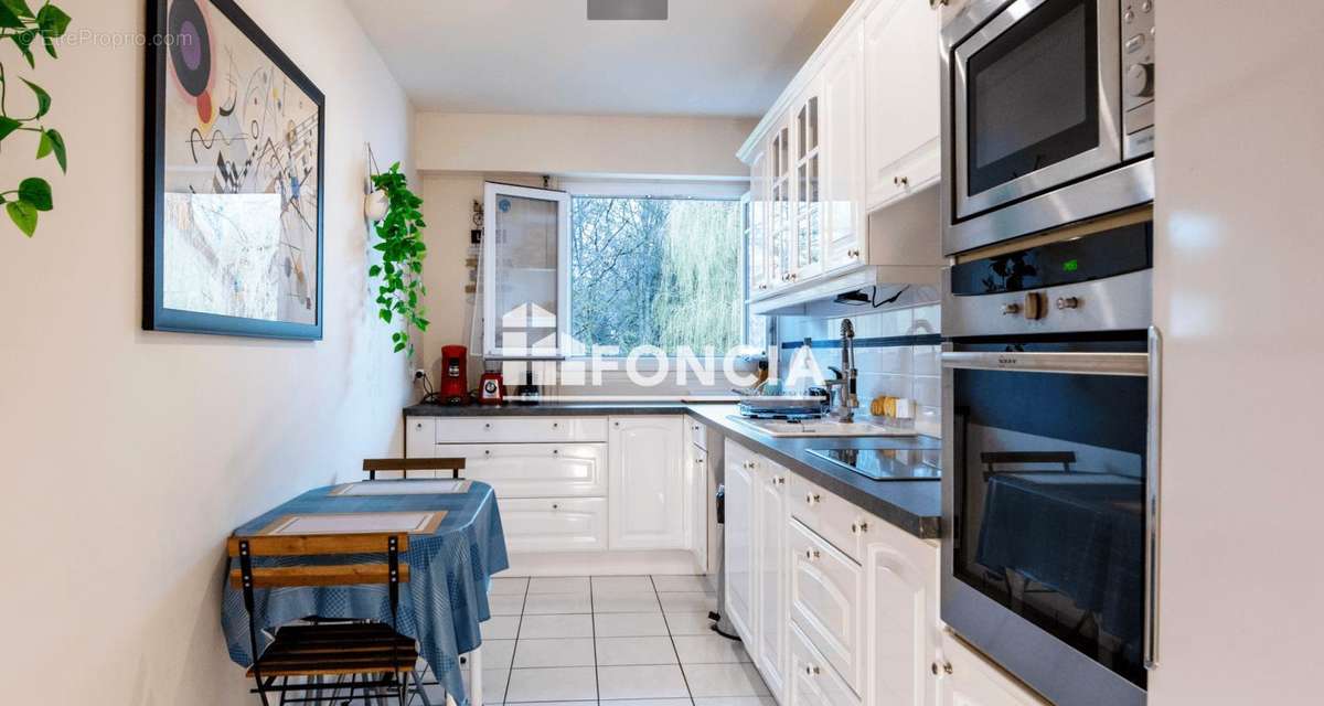 Appartement à BIEVRES