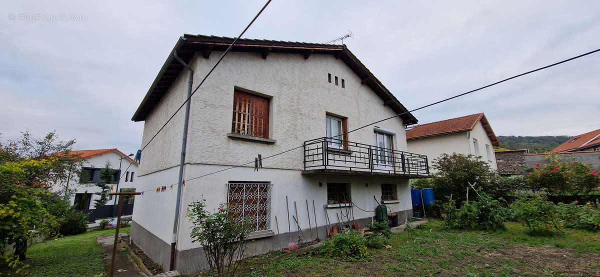 Maison à PERIGNAT-LES-SARLIEVE