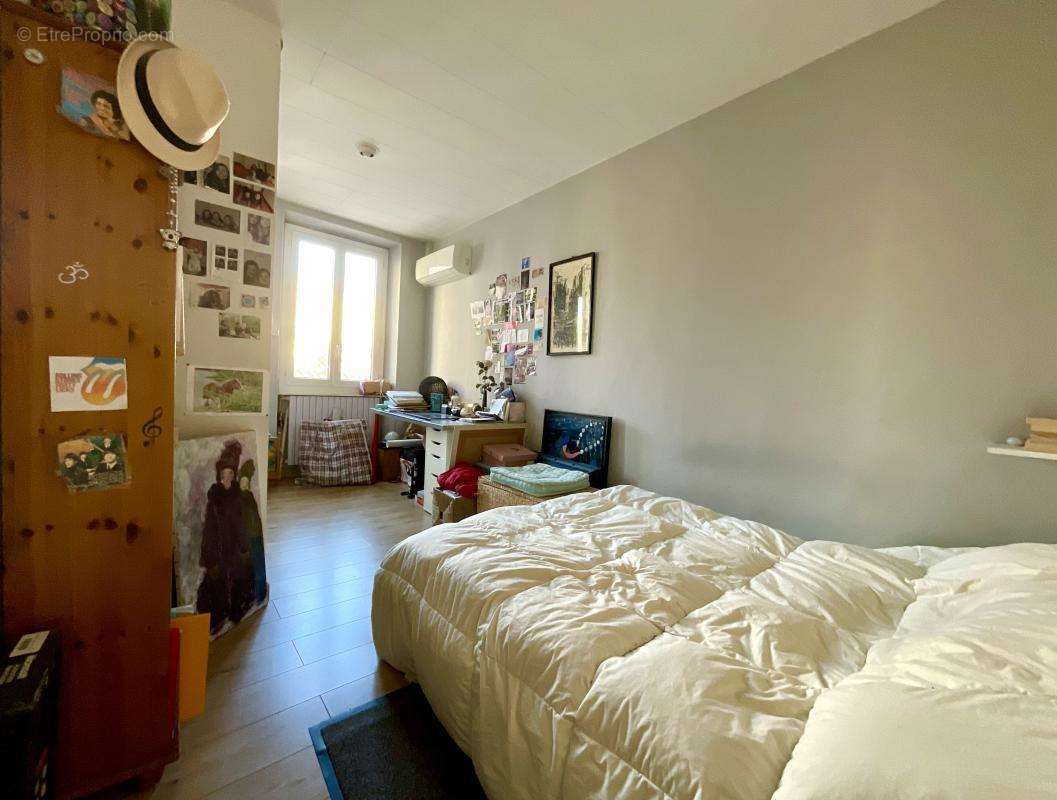 Appartement à MARSEILLE-5E