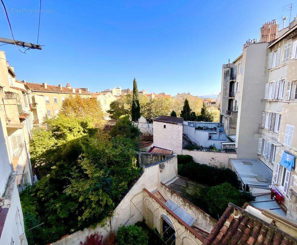 Appartement à MARSEILLE-5E