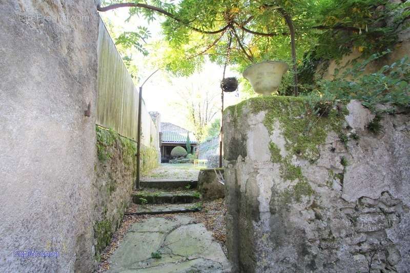 Maison à VERNOUX-EN-VIVARAIS