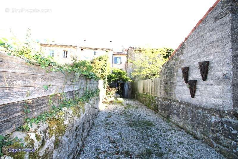 Maison à VERNOUX-EN-VIVARAIS