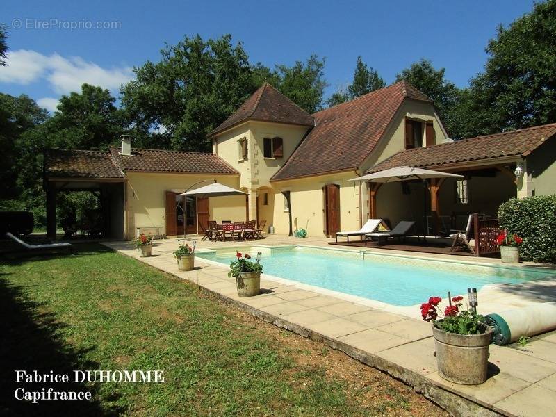 Maison à SAINT-LEON-SUR-VEZERE