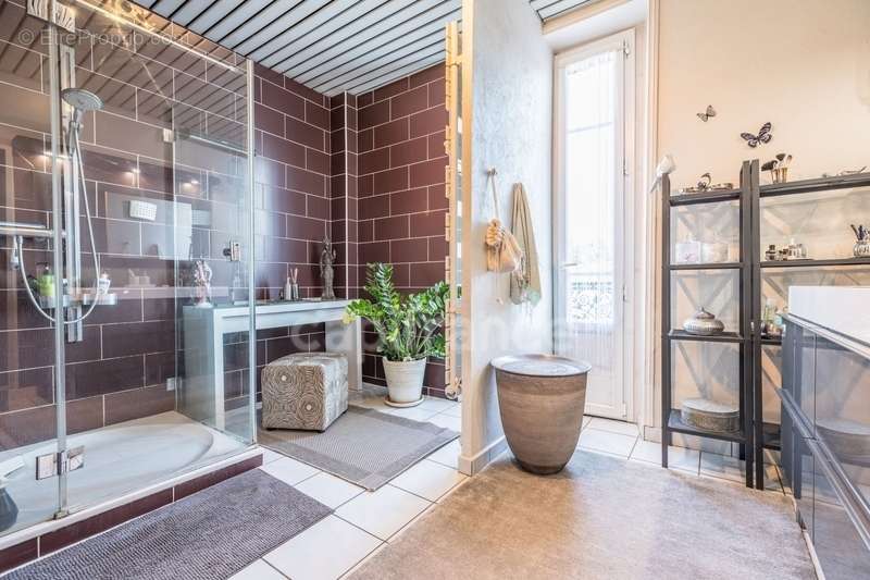 Appartement à AIX-LES-BAINS