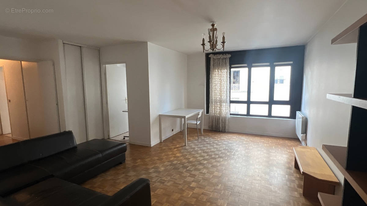 Appartement à PARIS-14E