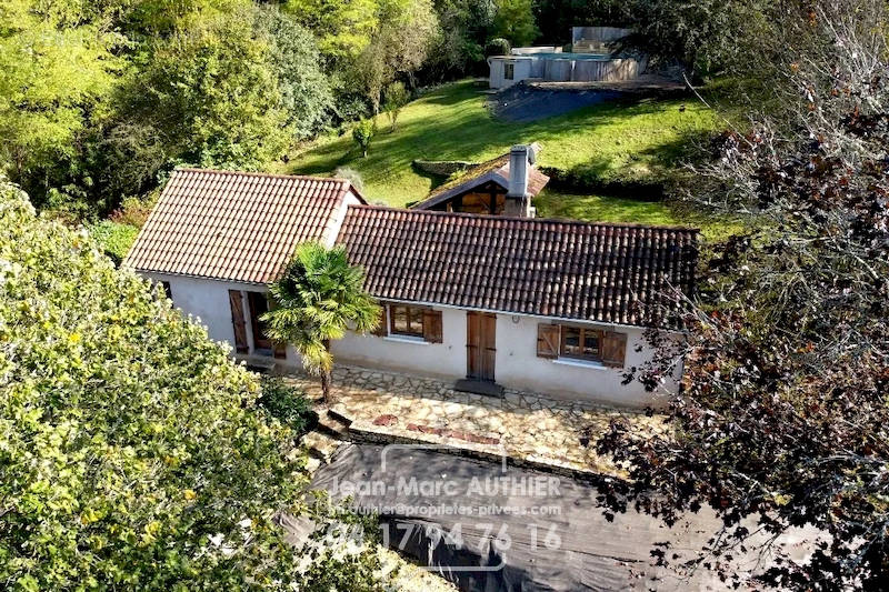 Maison à LE BUGUE