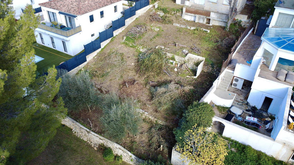 Terrain à MARSEILLE-12E