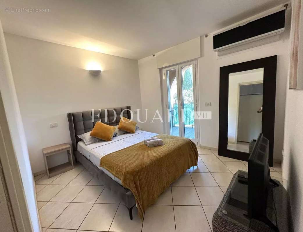 Appartement à EZE