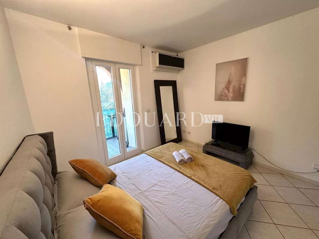 Appartement à EZE