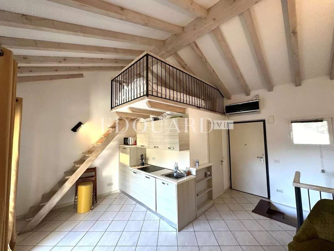 Appartement à EZE