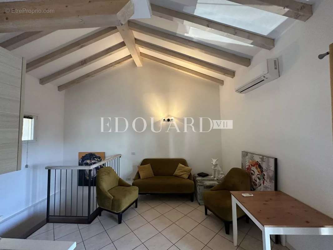 Appartement à EZE