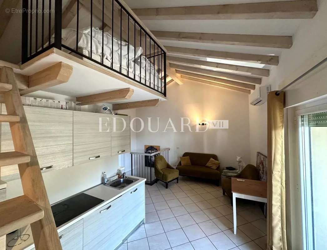 Appartement à EZE