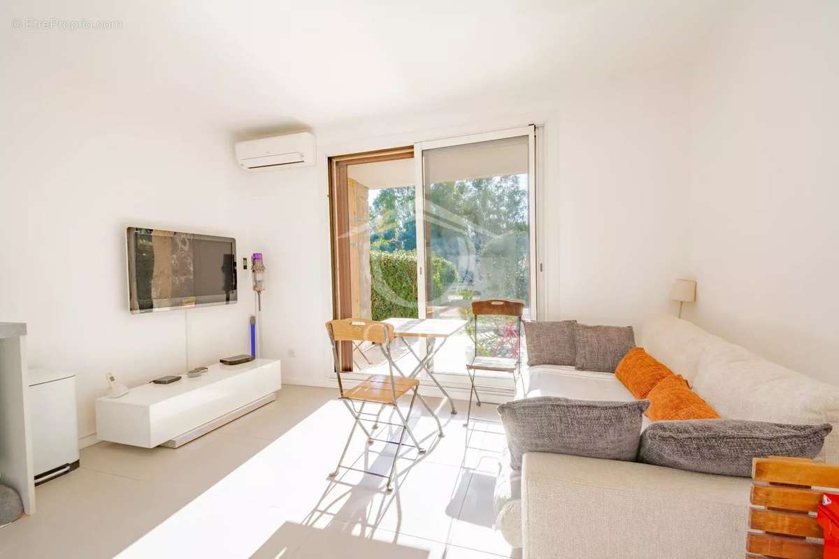 Appartement à VILLENEUVE-LOUBET