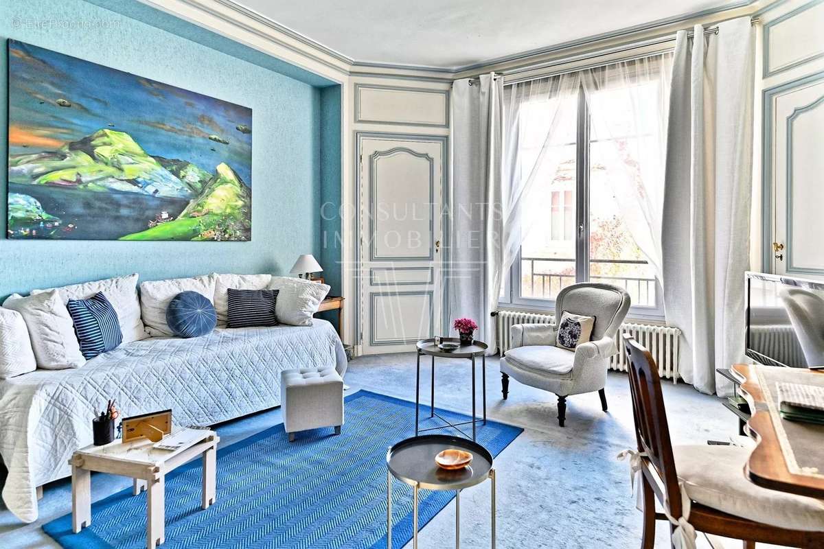 Appartement à NEUILLY-SUR-SEINE