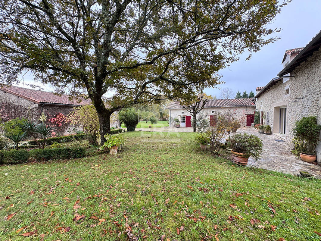 Maison à SAINT-ASTIER