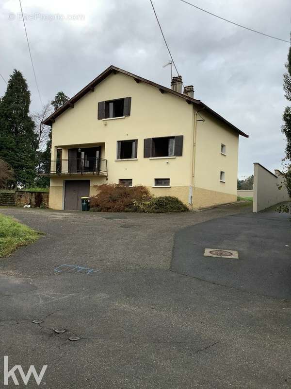 Maison à COLLONGES-AU-MONT-D&#039;OR