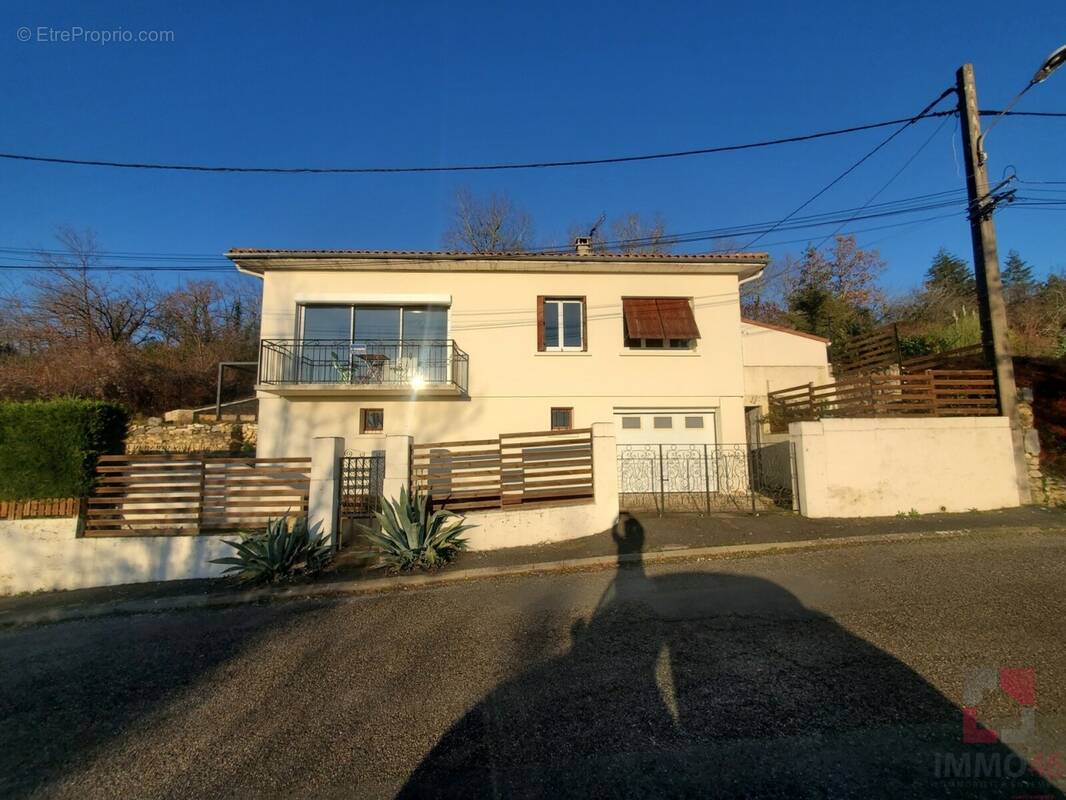 Maison à PUY-L&#039;EVEQUE