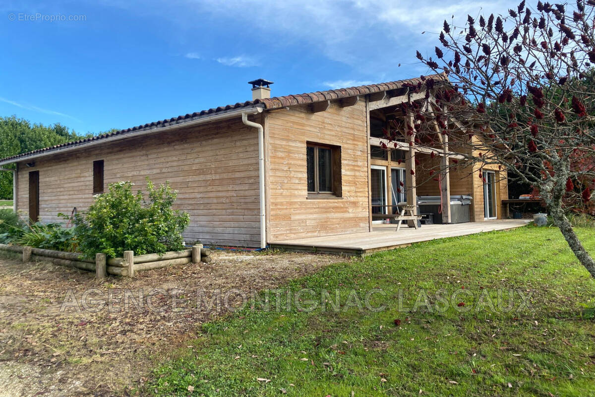 Maison à LA CHAPELLE-AUBAREIL